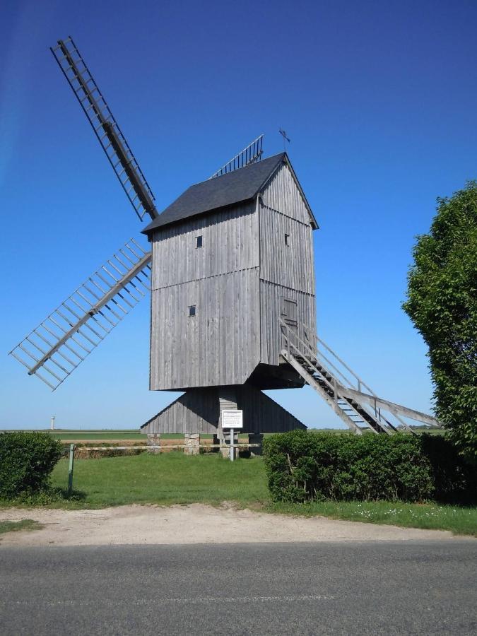 Mobilhome sous chalet en bois au calme à la ferme Josnes Esterno foto