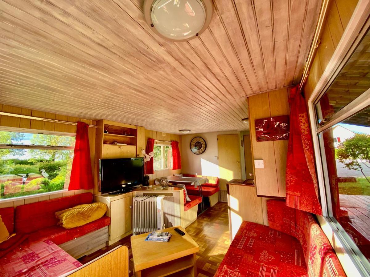 Mobilhome sous chalet en bois au calme à la ferme Josnes Esterno foto