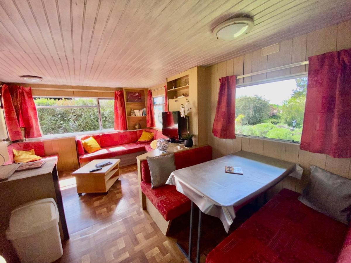 Mobilhome sous chalet en bois au calme à la ferme Josnes Esterno foto