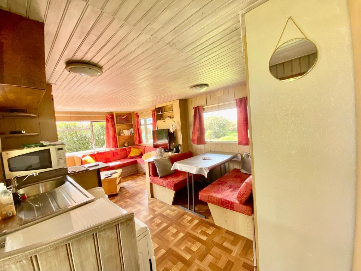 Mobilhome sous chalet en bois au calme à la ferme Josnes Esterno foto