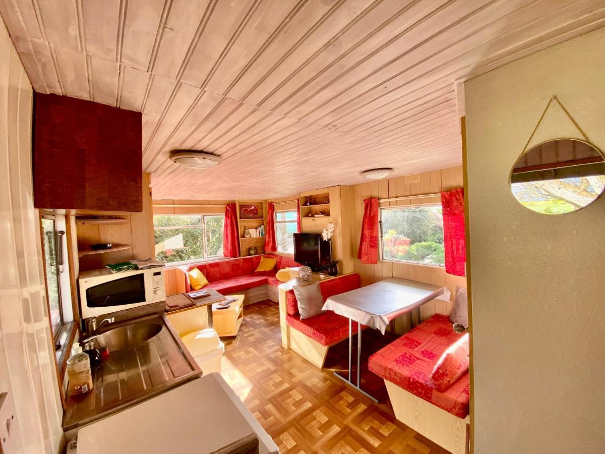 Mobilhome sous chalet en bois au calme à la ferme Josnes Esterno foto